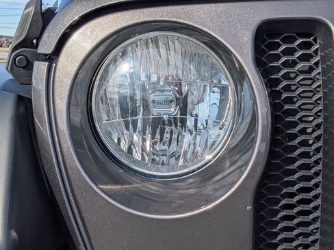 Used 2021 Jeep Wrangler Unlimited Sport image 9