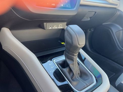 Used 2025 Subaru Forester Premium w/ Convenience Package #2 image 12