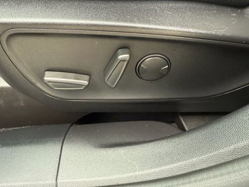 Used 2022 Ford Escape SE w/ Convenience Package image 19