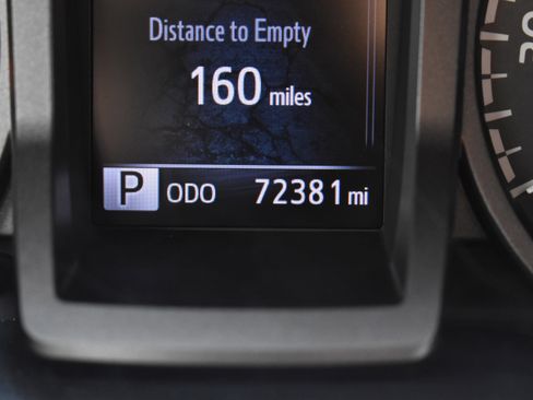 Used 2016 Toyota Tacoma TRD Sport w/ Towing Package image 27