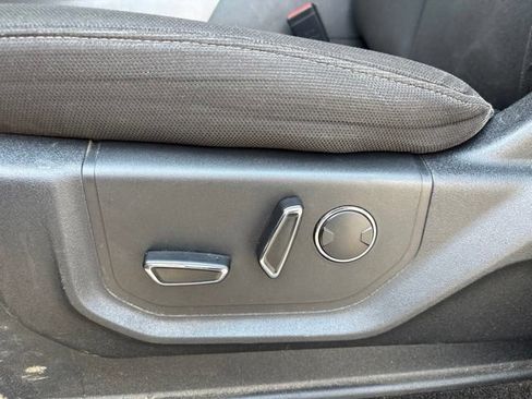 Used 2018 Ford F150 XLT w/ Equipment Group 302A Luxury AWD/4WD image 9