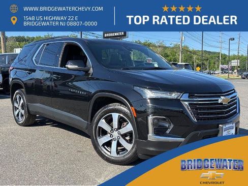 Used 2023 Chevrolet Traverse LT w/ LT Premium Package AWD/4WD image 1