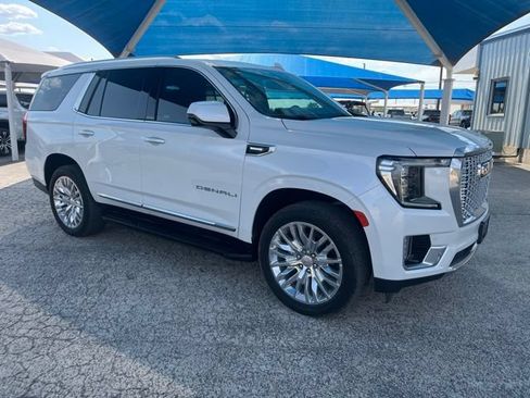 Used 2023 GMC Yukon Denali w/ LPO, Floor Liner Package AWD/4WD image 3