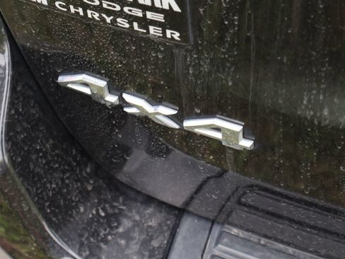 Used 2015 Jeep Grand Cherokee Laredo w/ Quick Order Package 23E AWD/4WD image 16