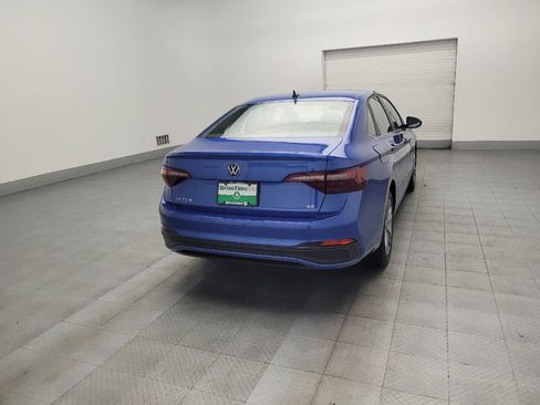 Used 2024 Volkswagen Jetta SE image 9