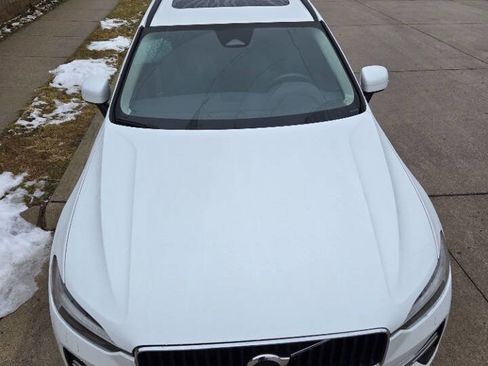 Used 2023 Volvo XC60 B5 Core image 12