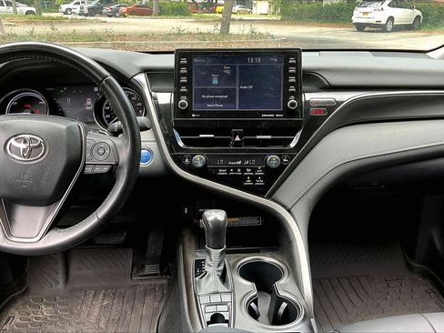 Used 2021 Toyota Camry XSE w/ Cold Weather Package FWD image 9