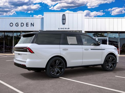 New 2027 Lincoln Navigator Black Label AWD/4WD image 6
