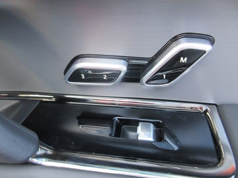 Used 2024 Land Rover Range Rover Sport SE image 28