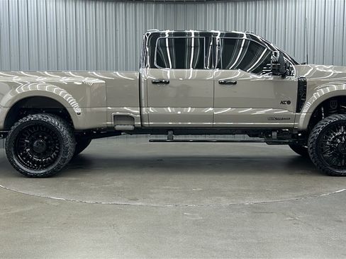 Used 2026 Ford F450 Platinum w/ Platinum Plus Package image 6