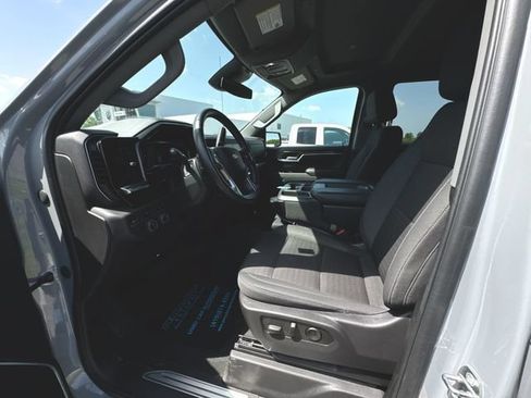 Used 2024 Chevrolet Silverado 1500 LT AWD/4WD image 10