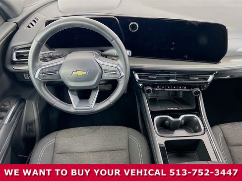 Certified 2025 Chevrolet Traverse LT image 19