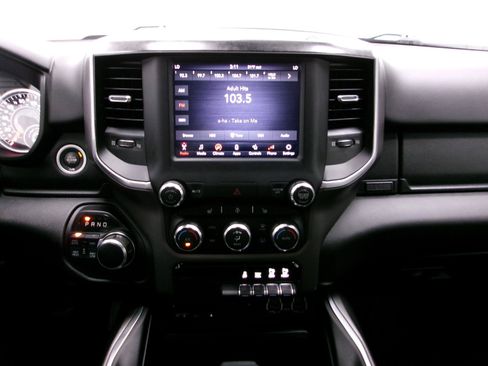 Used 2019 RAM 1500 Big Horn AWD/4WD image 9