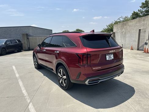 Certified 2023 Kia Sorento S w/ Panoramic Sunroof Package FWD image 8