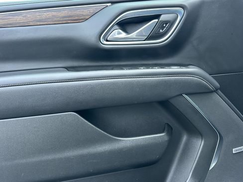 Used 2022 Chevrolet Suburban Premier image 11