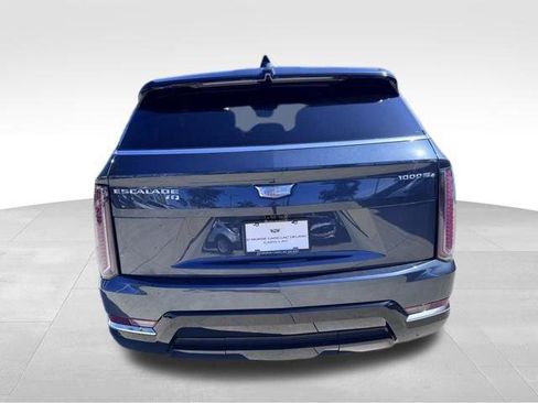 New 2025 Cadillac Escalade IQ Luxury 2 w/ LPO, Radiant Package image 4