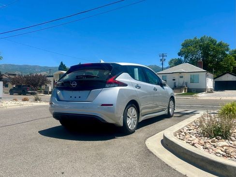 Used 2024 Nissan Leaf S FWD image 5