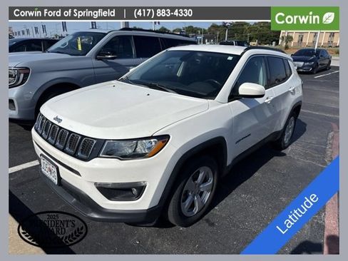 Used 2018 Jeep Compass Latitude FWD image 1
