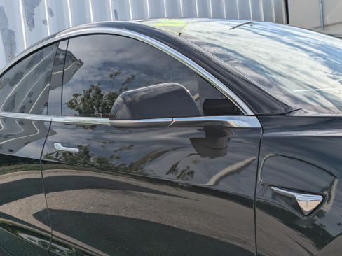 Used 2018 Tesla Model 3 Long Range RWD image 11
