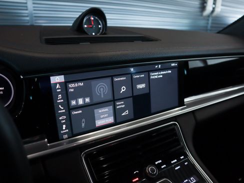 Used 2018 Porsche Panamera image 22