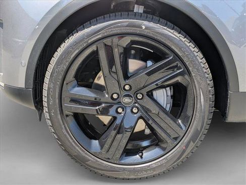 New 2026 Land Rover Discovery S AWD/4WD image 10