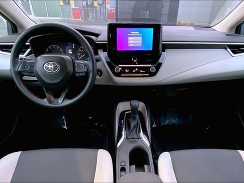Used 2025 Toyota Corolla LE w/ Convenience Package image 15