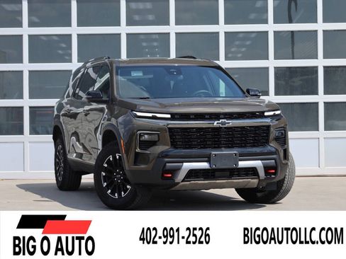 Used 2025 Chevrolet Traverse Z71 w/ Driver Confidence Package AWD/4WD image 1