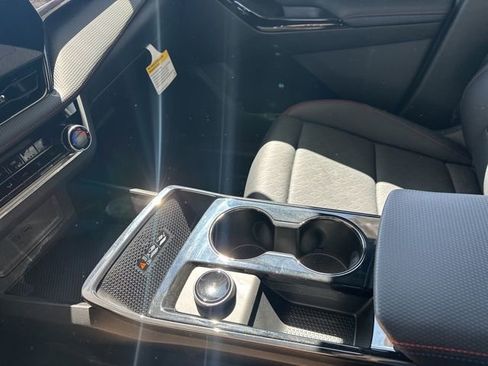 New 2026 Chevrolet Equinox RS w/ Convenience Package III AWD/4WD image 16