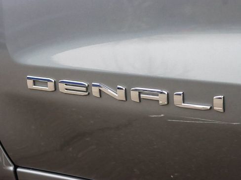 Used 2022 GMC Sierra 1500 Denali w/ Denali Reserve Package image 12