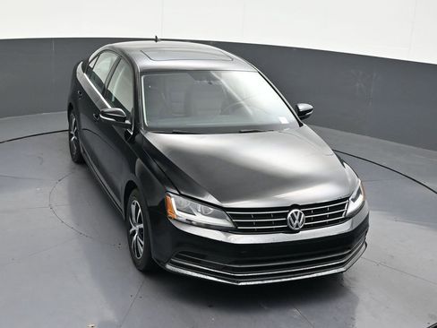 Used 2018 Volkswagen Jetta SE FWD image 16