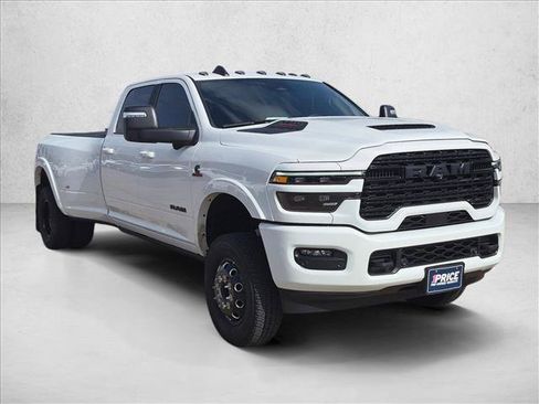 Used 2025 RAM 3500 Limited AWD/4WD image 3