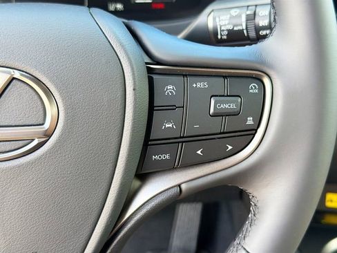 New 2026 Lexus UX 300h FWD image 38