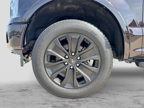 Used 2020 Ford F150 Lariat w/ Equipment Group 502A Luxury AWD/4WD image 17