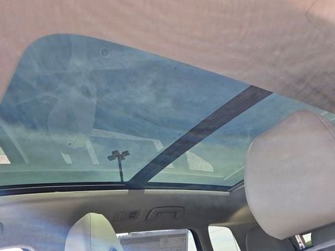 New 2026 Volkswagen Taos SE image 18