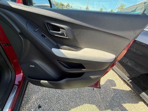 Used 2020 Chevrolet Trax Premier FWD image 20