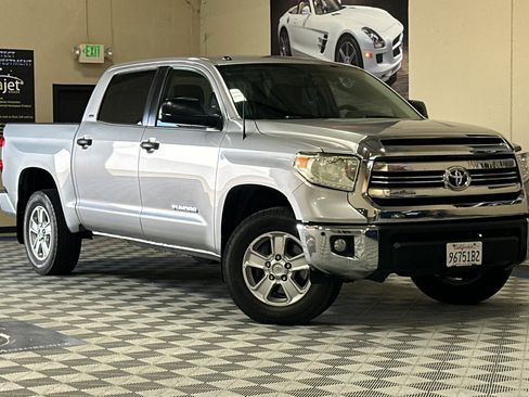 Used 2016 Toyota Tundra SR5 w/ SR5 Upgrade Package RWD image 2