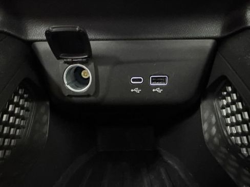 Used 2025 Chevrolet TrailBlazer LT AWD/4WD image 19