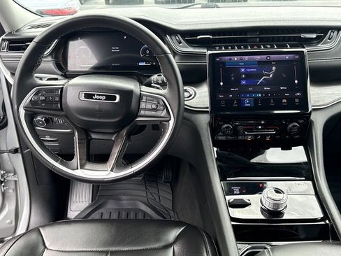 Used 2023 Jeep Grand Cherokee L Limited image 8