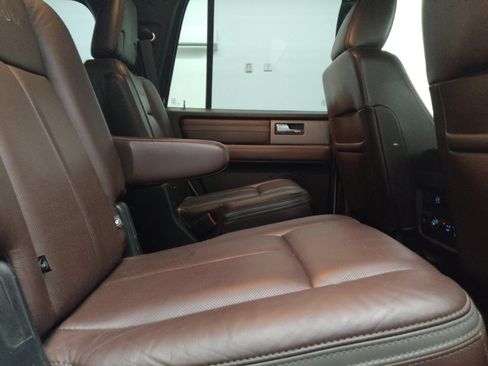 Used 2015 Ford Expedition Platinum RWD image 19