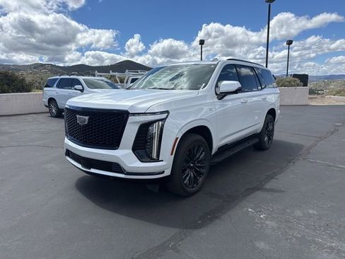 Used 2025 Cadillac Escalade Sport w/ LPO, ONYX Package image 4