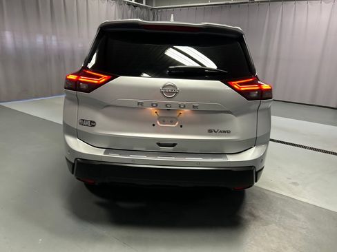 Used 2024 Nissan Rogue SV w/ SV Premium Package AWD/4WD image 6