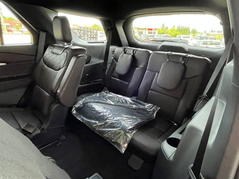 New 2026 Ford Explorer Platinum w/ LUX Leather Package AWD/4WD image 8