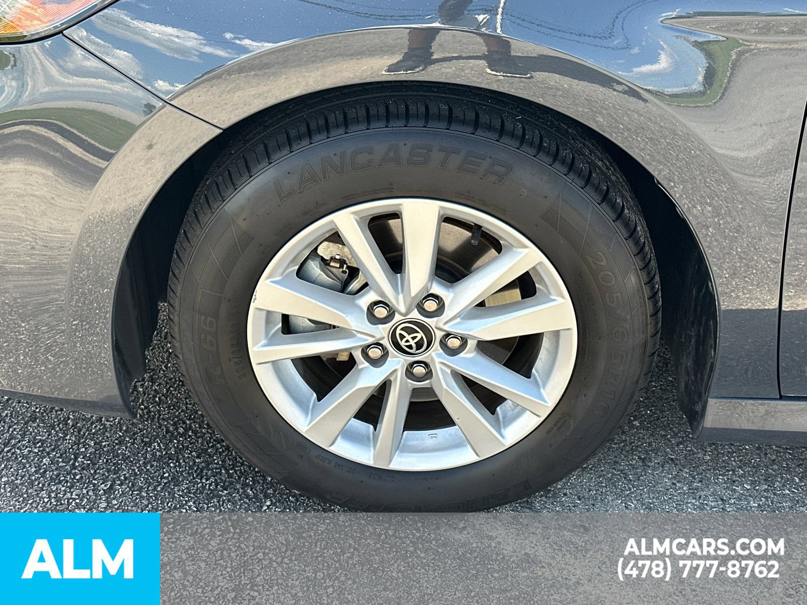 Used 2025 Toyota Camry LE FWD image 12