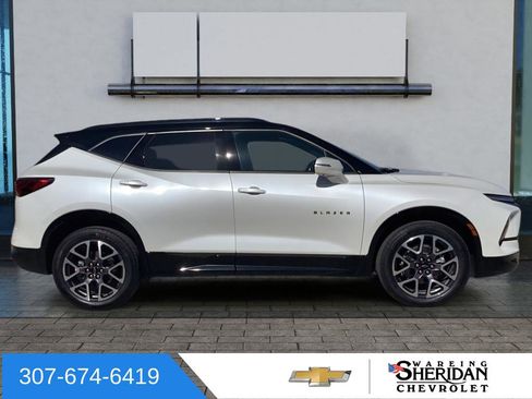 Used 2025 Chevrolet Blazer RS w/ Driver Confidence II Package AWD/4WD image 3