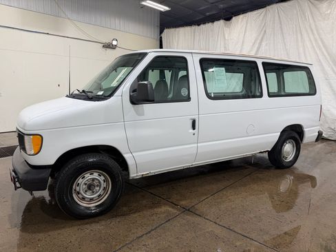 Used 2003 Ford E-150 and Econoline 150 RWD image 11