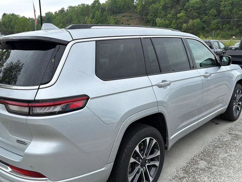 Used 2021 Jeep Grand Cherokee L Overland w/ Luxury Tech Group IV AWD/4WD image 3