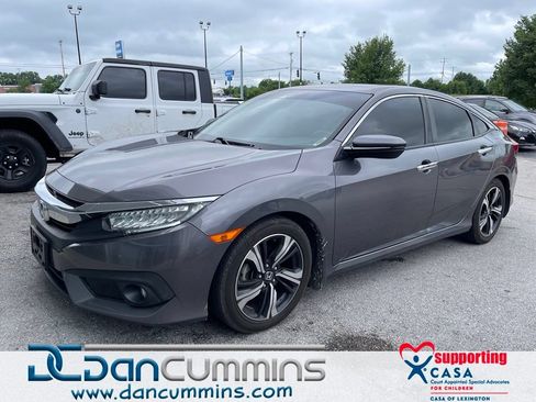 Used 2018 Honda Civic Touring image 1