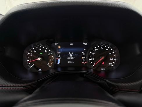 Used 2025 Jeep Compass Trailhawk AWD/4WD image 26