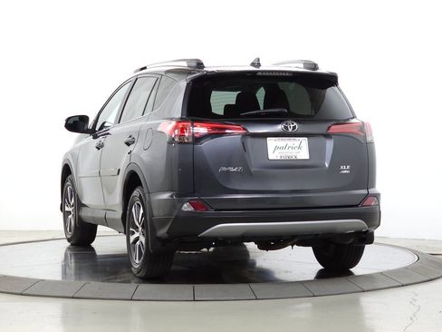 Used 2018 Toyota RAV4 XLE AWD/4WD image 6