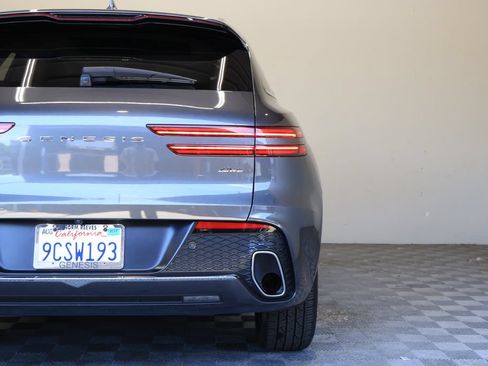 Used 2023 Genesis GV70 2.5T w/ Select Package AWD/4WD image 12